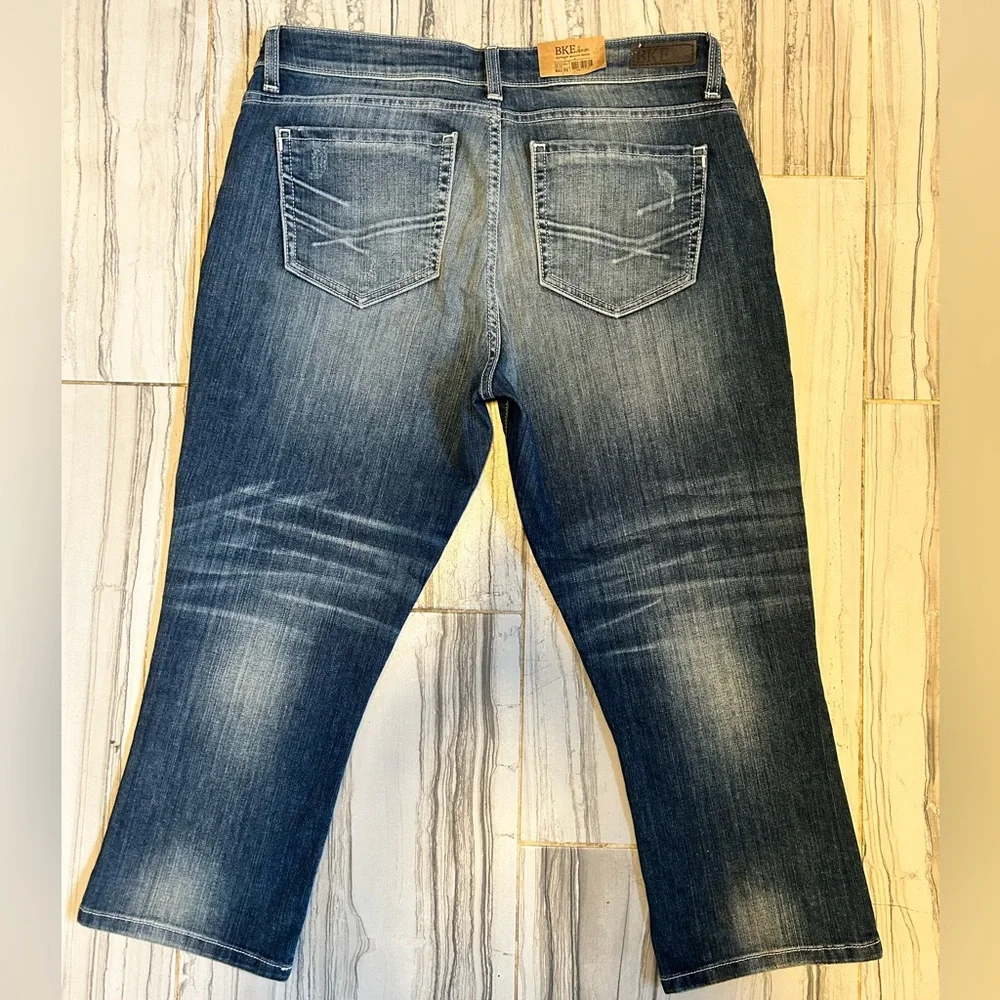 NWT BKE Buckle Jeans Harper Mid-Rise Curvy Fit Cropped Stretch Jeans - Picture 4 of 16